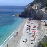 مكان تخييم Village La Sorgente *
