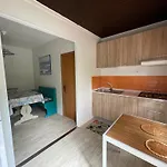 Village La Sorgente مكان تخييم *